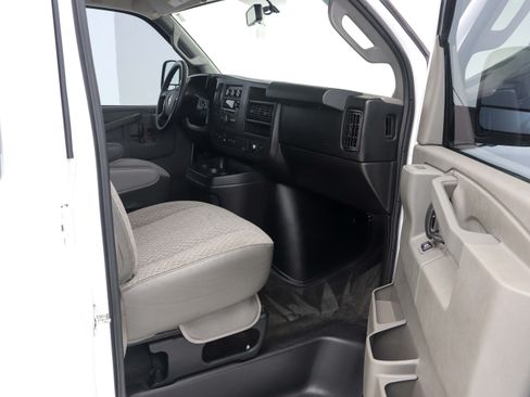 Used 2016 Chevrolet Express 3500 LT w/ LT Preferred Equipment Group RWD image 15