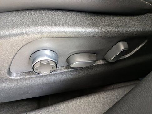 Used 2024 Cadillac XT4 Premium Luxury image 21