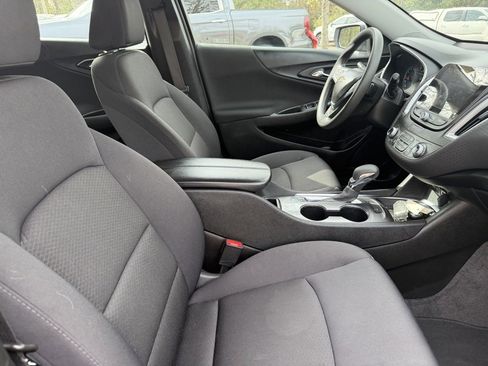 Used 2024 Chevrolet Malibu LT image 9