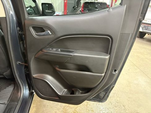 Used 2019 Chevrolet Colorado LT w/ Colorado RST Special Edition image 13