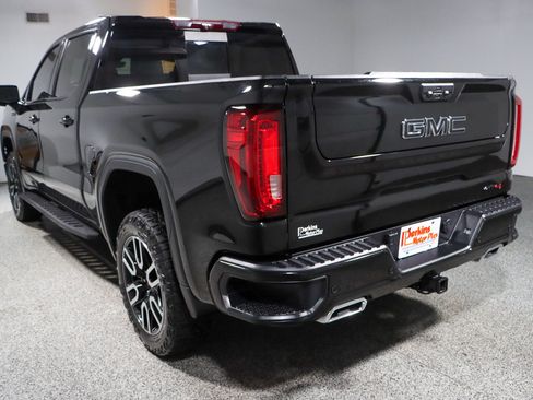Used 2024 GMC Sierra 1500 AT4 w/ Technology Package AWD/4WD image 9