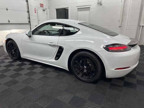 Used 2019 Porsche 718 Cayman RWD image 7