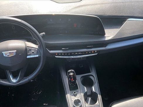 Certified 2025 Cadillac XT4 Premium Luxury image 9