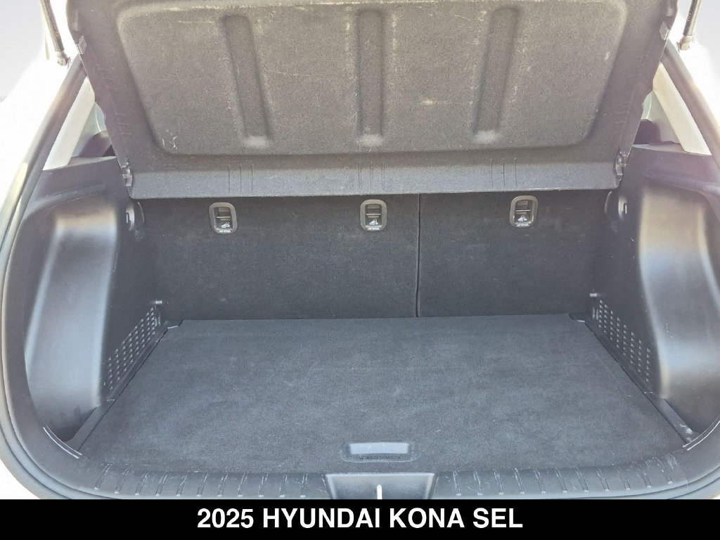 Used 2025 Hyundai Kona SEL FWD image 23