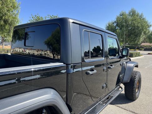 Used 2020 Jeep Gladiator Sport w/ Quick Order Package 24S image 21