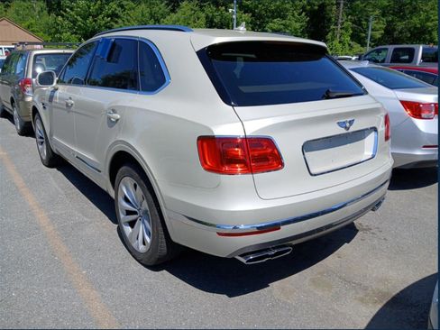 Used 2020 Bentley Bentayga AWD/4WD image 4