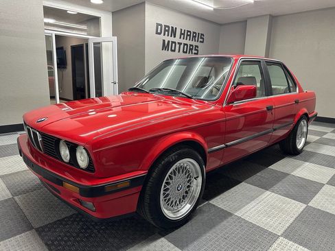Used 1991 BMW 318i Sedan image 3
