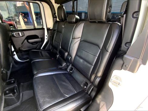 Used 2022 Jeep Gladiator Sport image 19