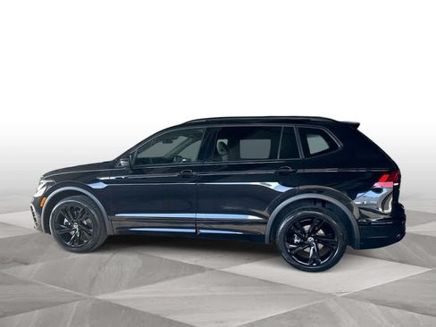 Certified 2024 Volkswagen Tiguan SE R-Line FWD image 5