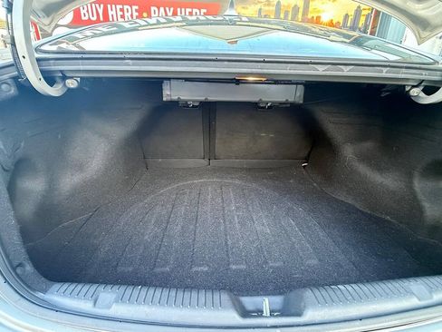 Used 2012 Hyundai Elantra GLS FWD image 22