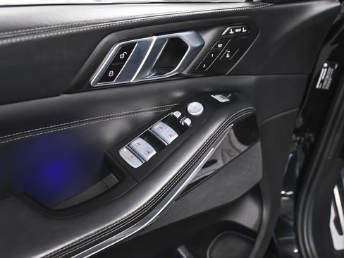 Used 2023 BMW X7 xDrive40i w/ M Sport Package image 10