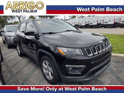Used 2019 Jeep Compass Latitude FWD image 1