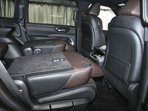 Used 2025 Nissan Armada Platinum Reserve AWD/4WD image 62