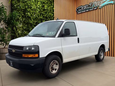 Used 2021 Chevrolet Express 2500 RWD image 10