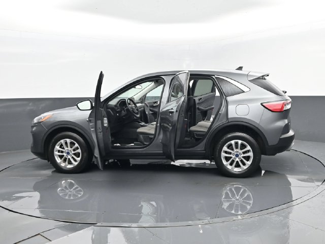 Used 2022 Ford Escape SE w/ Cold Weather Package AWD/4WD image 29
