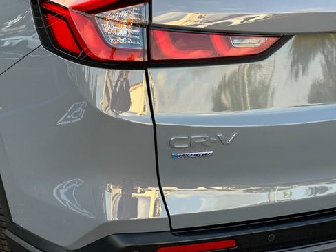 Used 2025 Honda CR-V Sport-L image 32