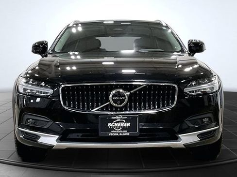 Certified 2024 Volvo V90 B6 Cross Country Plus w/ Climate Package image 4