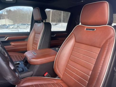 Used 2024 GMC Sierra 3500 Denali Ultimate image 9