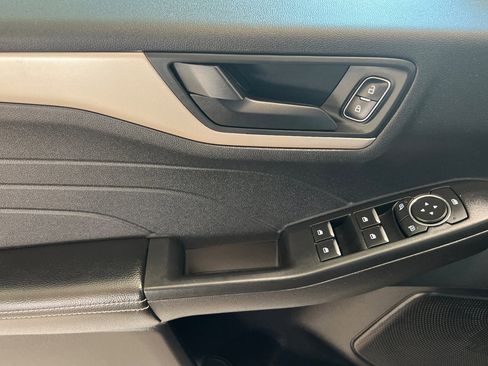 Used 2022 Ford Escape S image 11