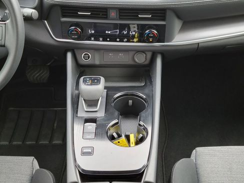 Used 2023 Nissan Rogue SV image 22