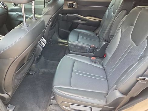 Used 2023 Kia Sorento EX FWD image 12