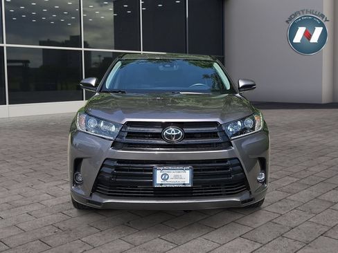 Used 2019 Toyota Highlander SE AWD/4WD image 8