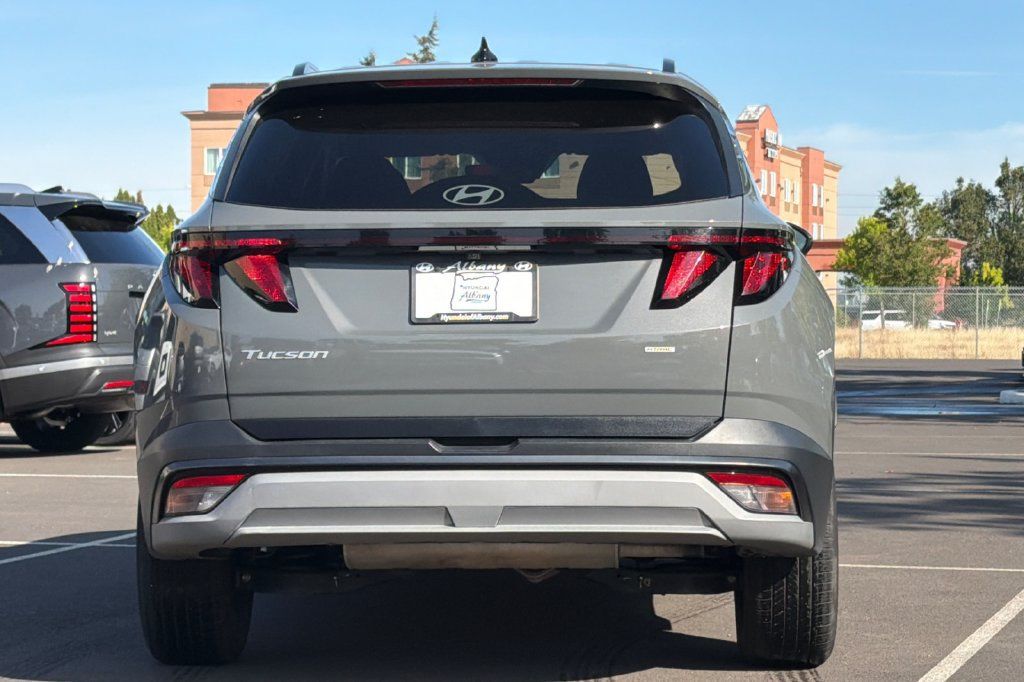 Certified 2025 Hyundai Tucson SEL AWD/4WD image 5