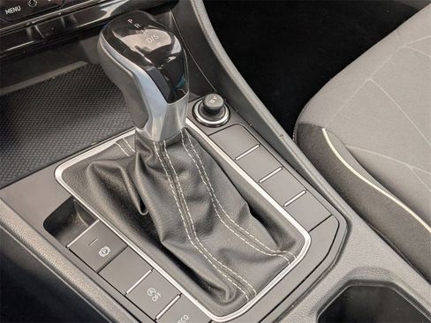 Used 2025 Volkswagen Jetta Sport image 20