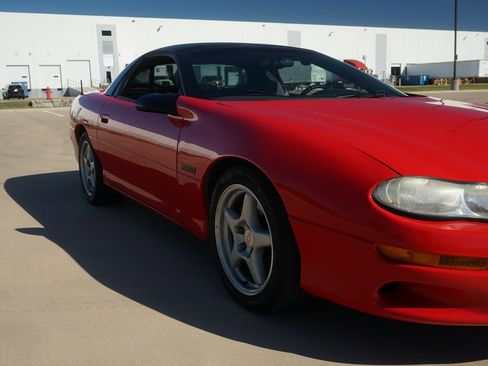 Used 1999 Chevrolet Camaro Z28 w/ Performance Pkg image 33