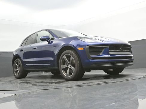New 2026 Porsche Macan image 36