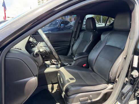 Used 2017 Acura ILX FWD image 9