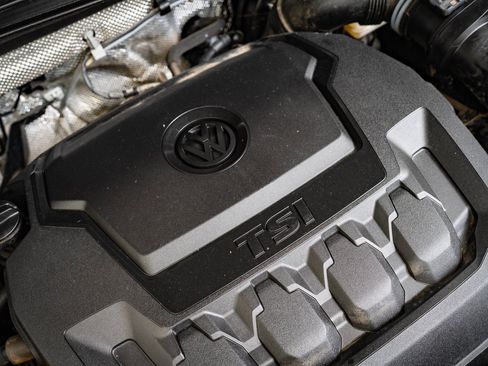 Used 2022 Volkswagen Tiguan SE image 35