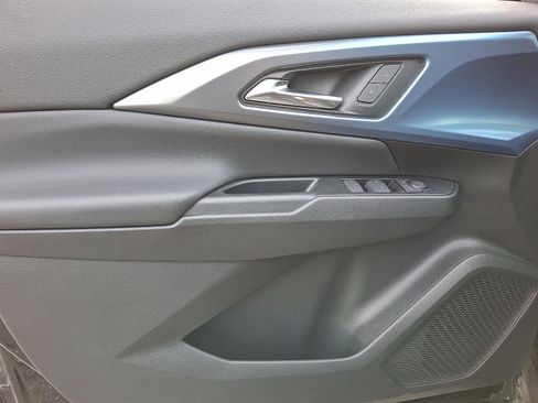 Used 2025 Chevrolet Equinox EV LT w/ Convenience Package image 13