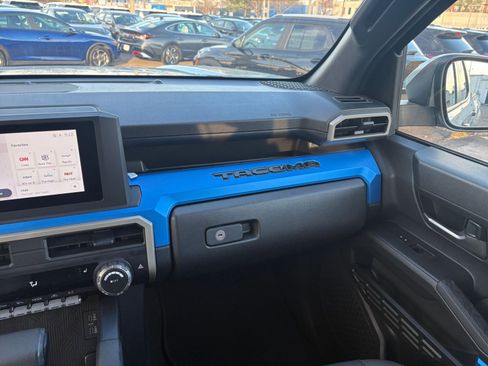 Used 2025 Toyota Tacoma TRD Off-Road image 34