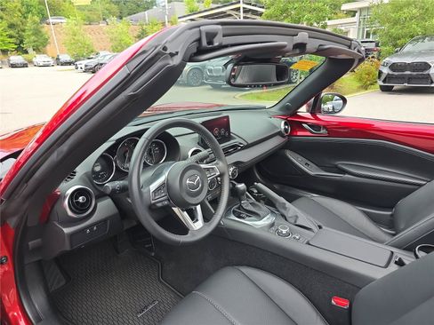 Used 2023 MAZDA MX-5 Miata Grand Touring w/ Weather Package RWD image 16