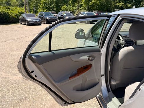 Used 2009 Toyota Corolla FWD image 14