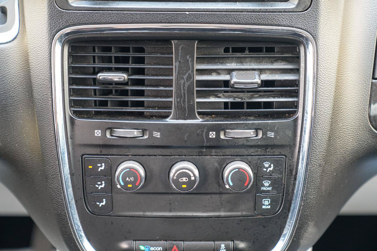 Used 2014 Dodge Grand Caravan American Value Package FWD image 30