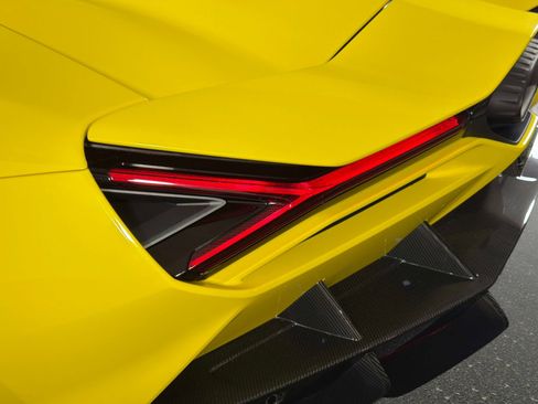 Used 2025 Lamborghini Revuelto AWD/4WD image 16