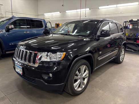 Used 2011 Jeep Grand Cherokee Laredo AWD/4WD image 1