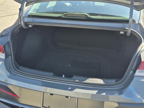 Used 2025 Hyundai Elantra SEL image 4