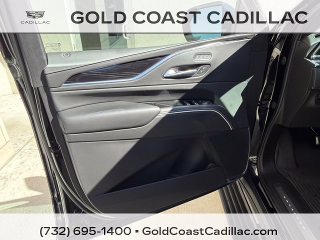 Certified 2024 Cadillac Escalade V w/ LPO, ONYX Package AWD/4WD image 22