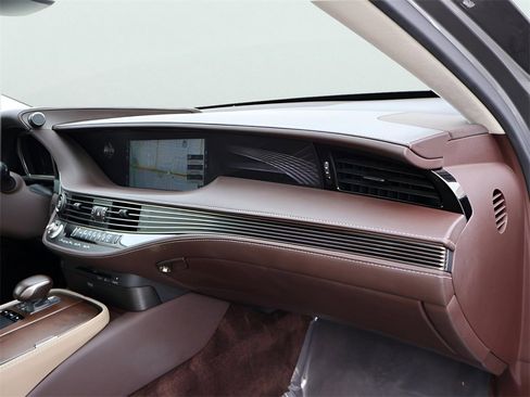 Used 2018 Lexus LS 500 500 Base image 11