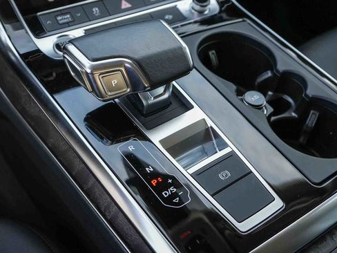 Used 2022 Audi Q7 Premium image 27