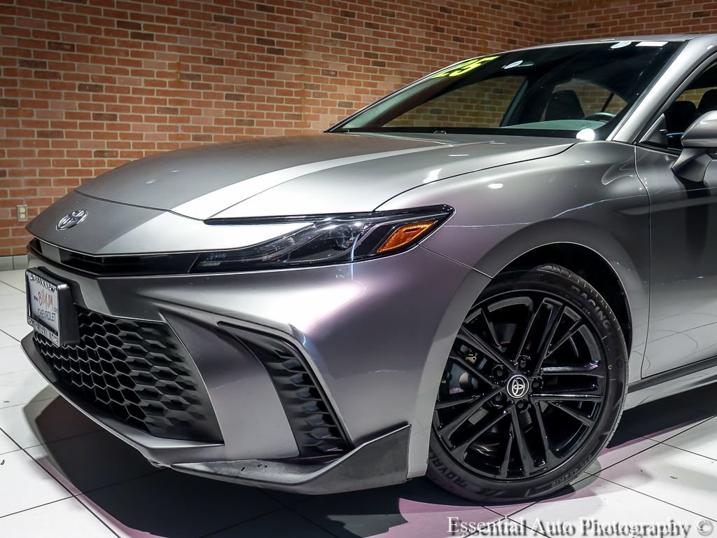 Used 2025 Toyota Camry SE FWD image 3