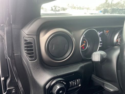 Used 2020 Jeep Wrangler Unlimited Sport S image 13