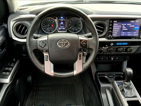 Used 2021 Toyota Tacoma SR image 5