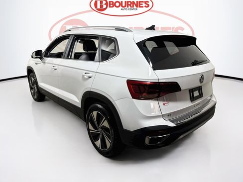 Used 2023 Volkswagen Taos SE AWD/4WD image 8