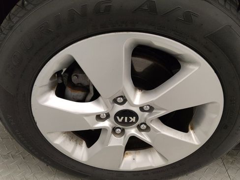 Used 2019 Kia Soul image 31