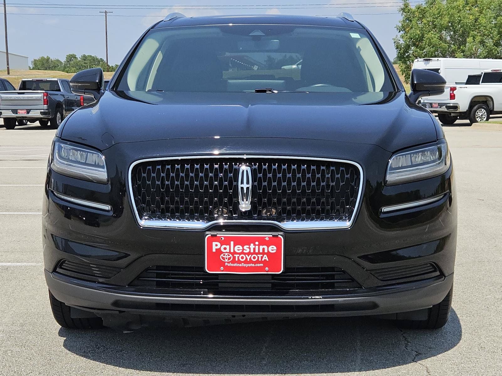 Used 2023 Lincoln Nautilus Reserve w/ Monochromatic Package AWD/4WD image 2