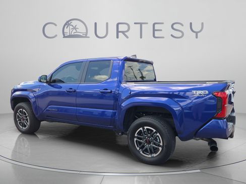 Certified 2025 Toyota Tacoma TRD Sport AWD/4WD image 3